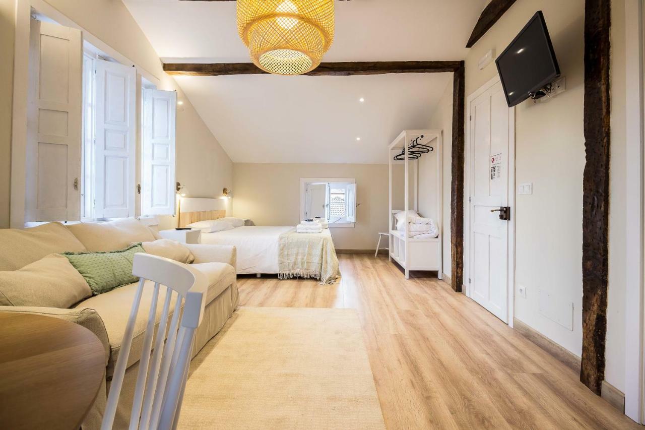 Hostal Lierganes Fluviarium Rooms Exterior photo